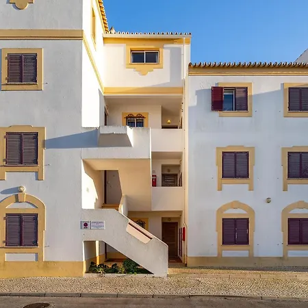 Family Pool & Terrace *