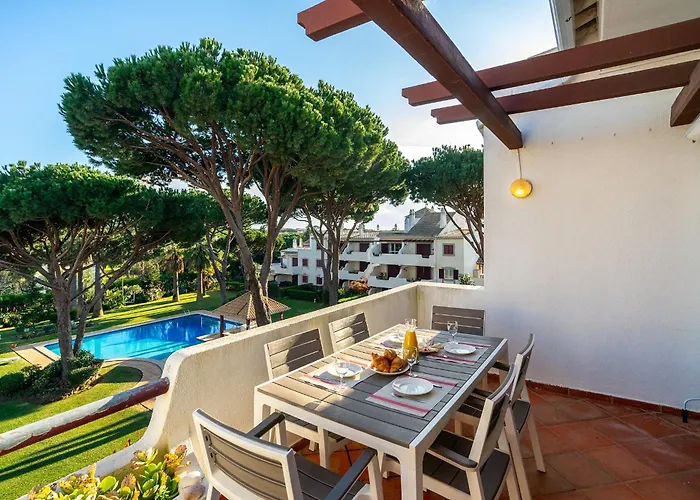 Family Pool & Terrace