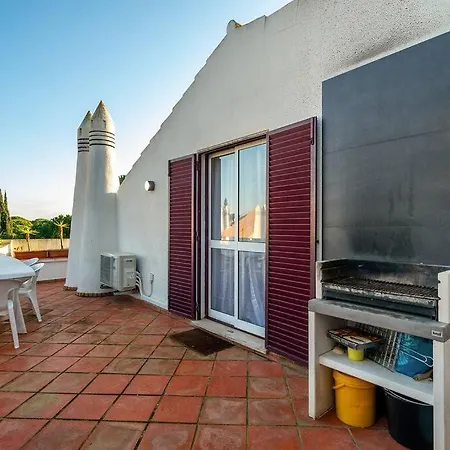 Διαμέρισμα Family Pool & Terrace