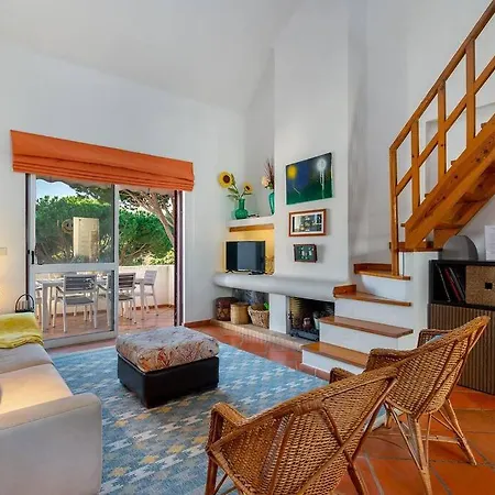 Family Pool & Terrace Βιλαμούρα